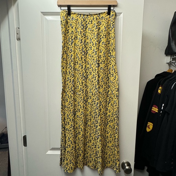 Motel Sayan Maxi Skirt - Picture 4 of 11